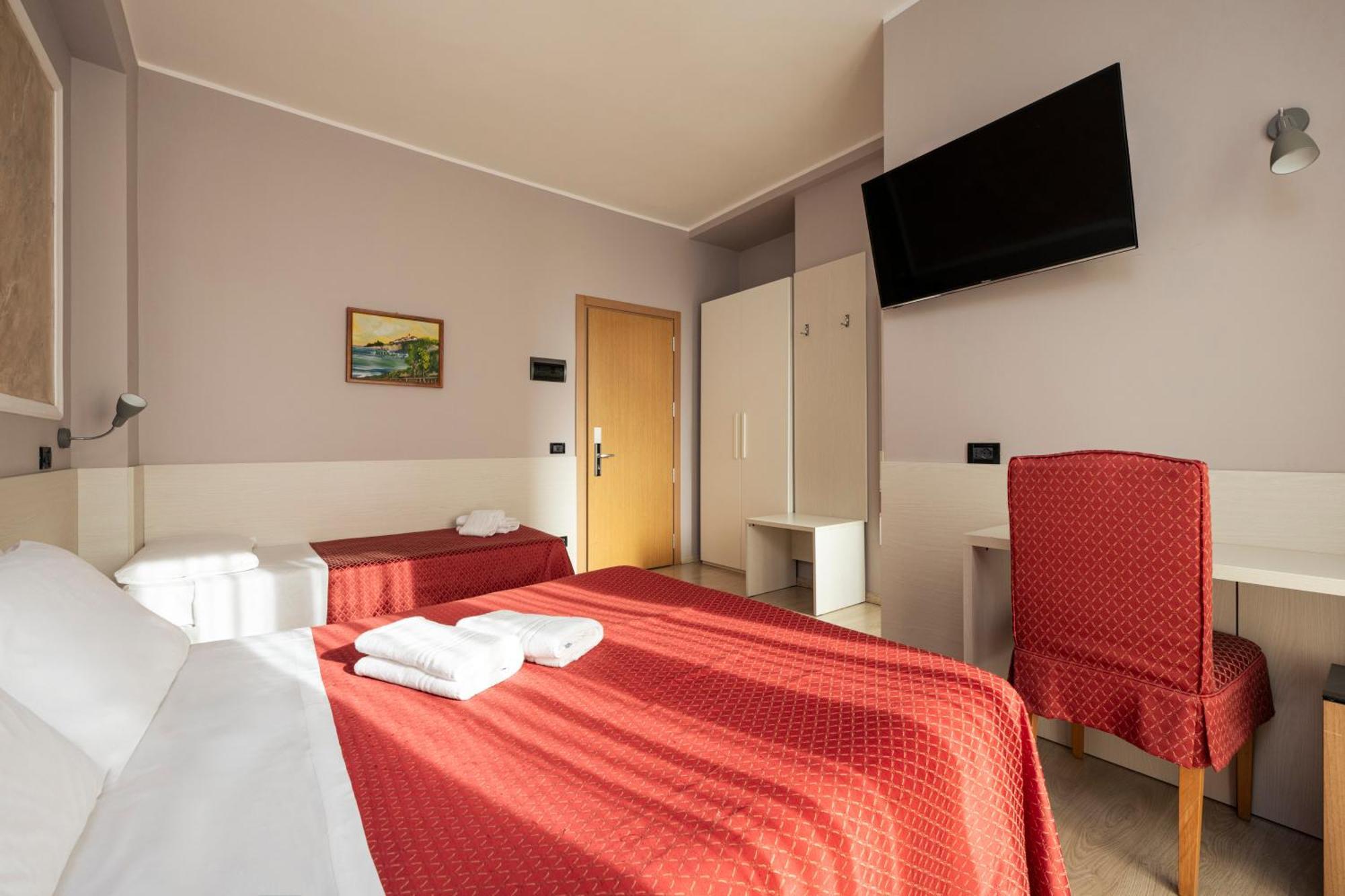 Hotel Mondial بورتو ريكاناتي المظهر الخارجي الصورة