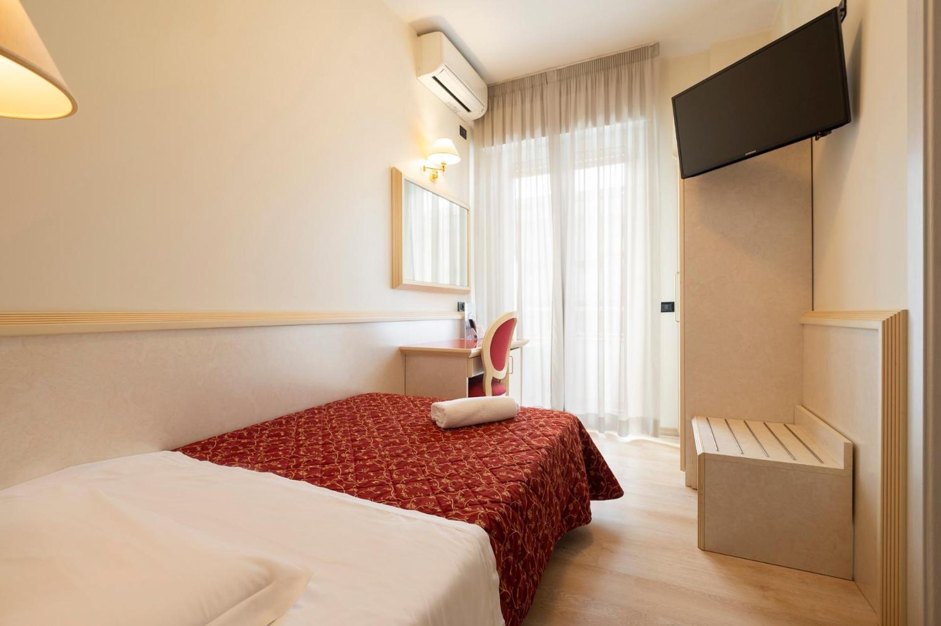 Hotel Mondial بورتو ريكاناتي المظهر الخارجي الصورة