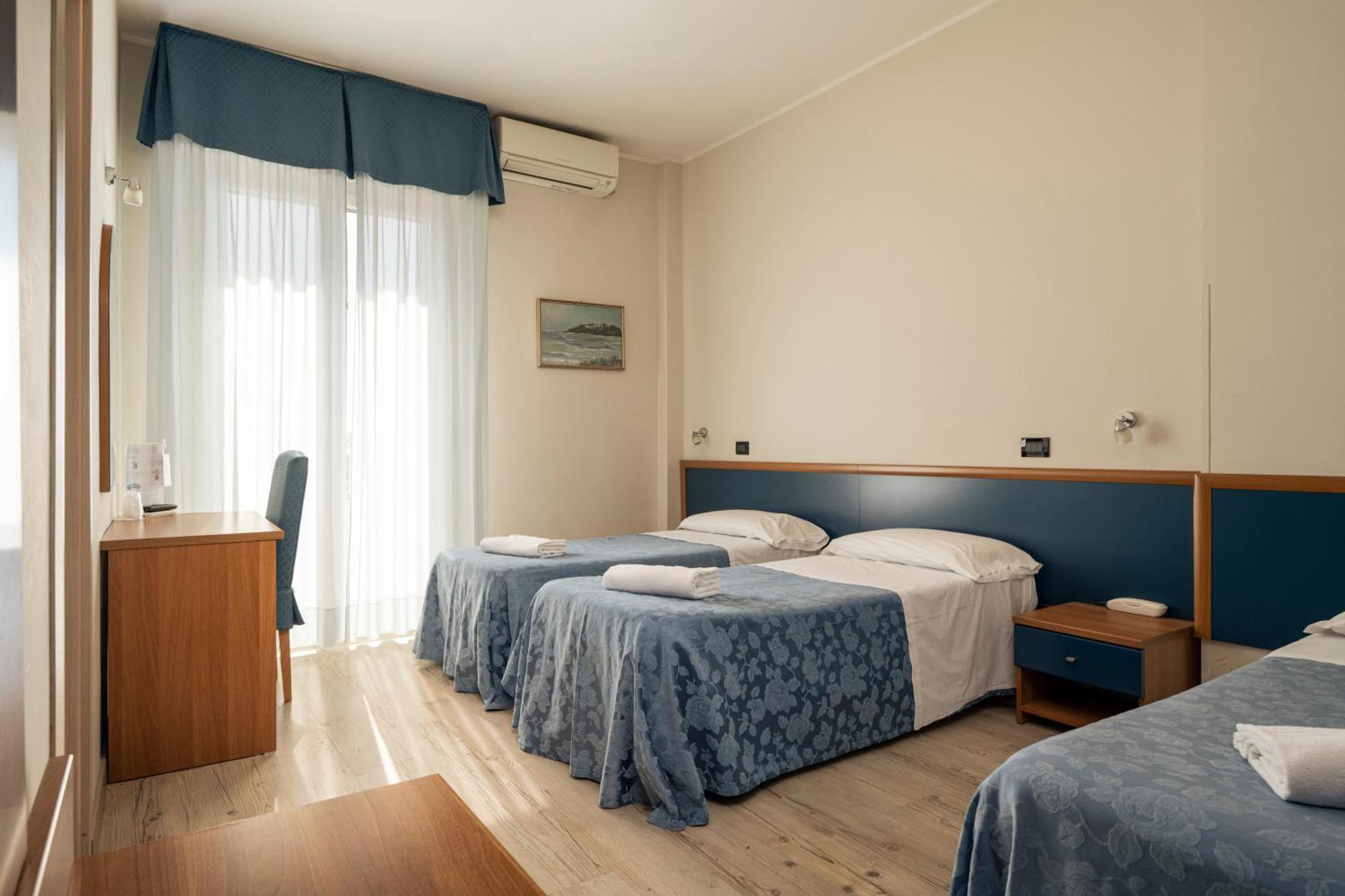 Hotel Mondial بورتو ريكاناتي المظهر الخارجي الصورة