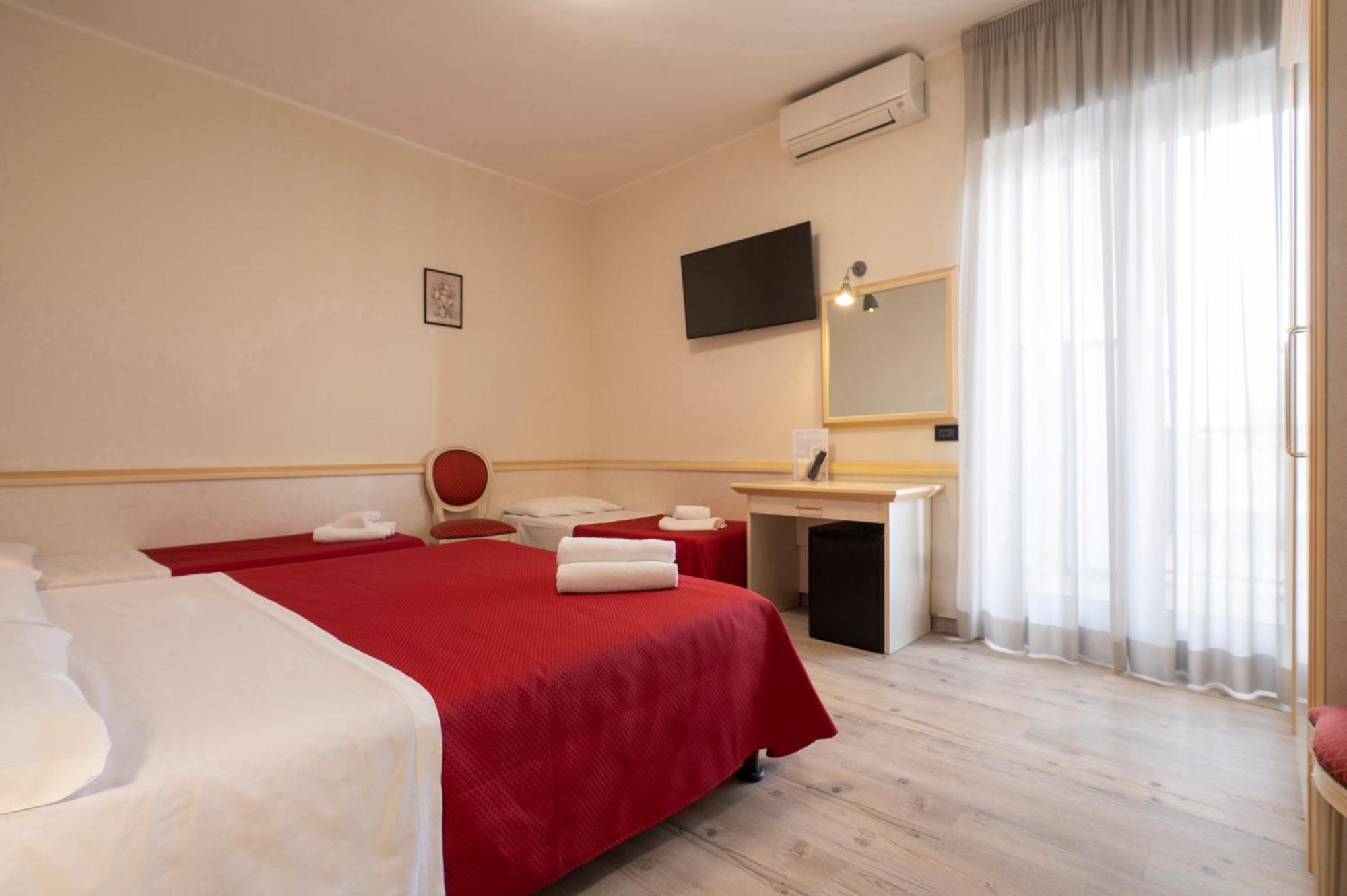 Hotel Mondial بورتو ريكاناتي المظهر الخارجي الصورة