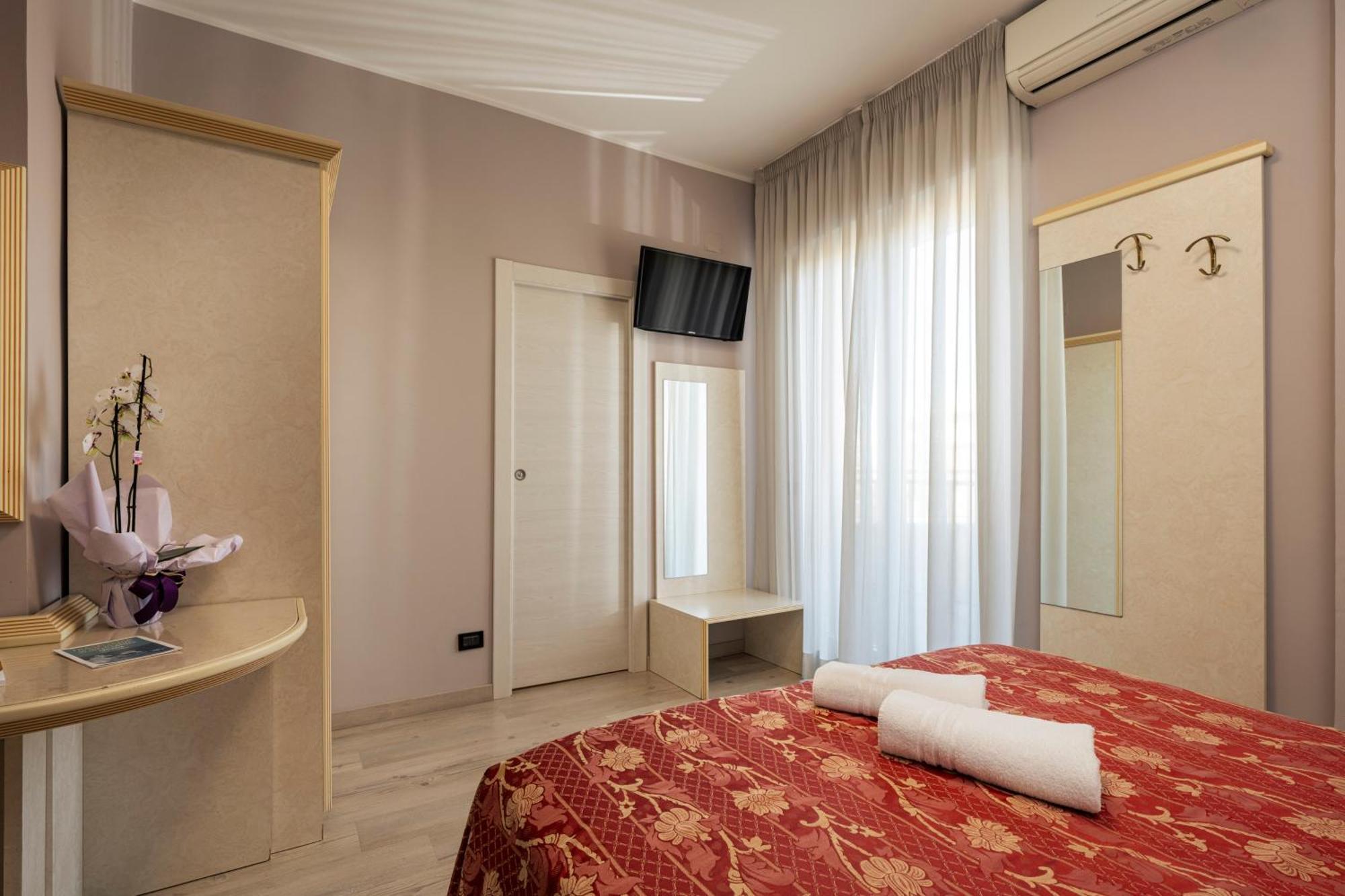 Hotel Mondial بورتو ريكاناتي المظهر الخارجي الصورة