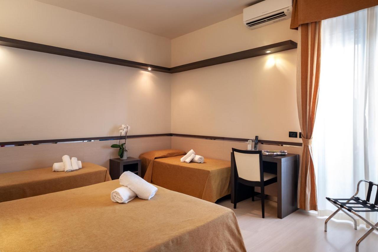 Hotel Mondial بورتو ريكاناتي المظهر الخارجي الصورة