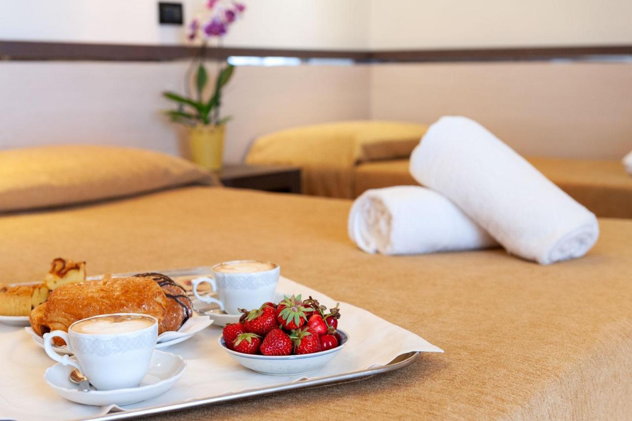 Hotel Mondial بورتو ريكاناتي المظهر الخارجي الصورة